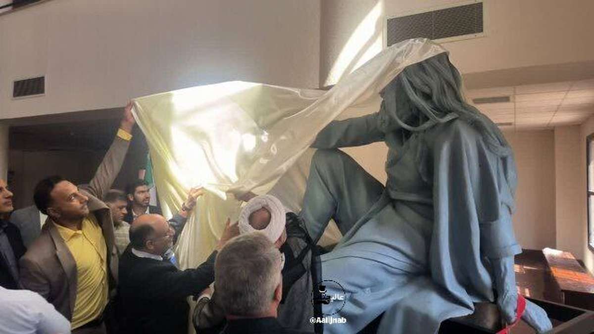 سوتی عجیب در ساخت مجسمه وحشی بافقی